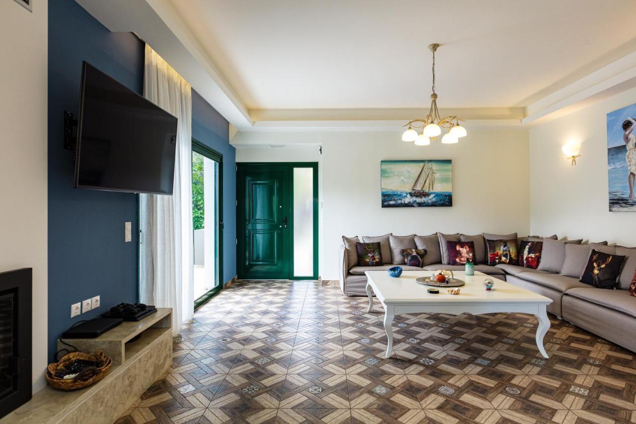 Alonia Villa, Refined Living With 50M2 Private Pool, By Thinkvilla Melidhonion  Ngoại thất bức ảnh