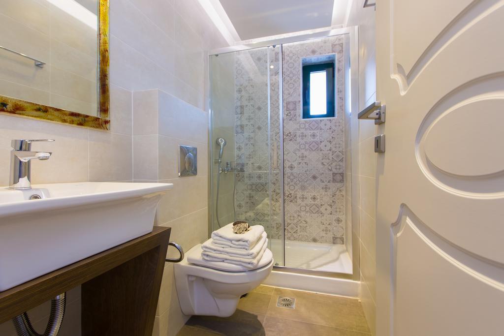 Alonia Villa, Refined Living With 50M2 Private Pool, By Thinkvilla Melidhonion  Phòng bức ảnh